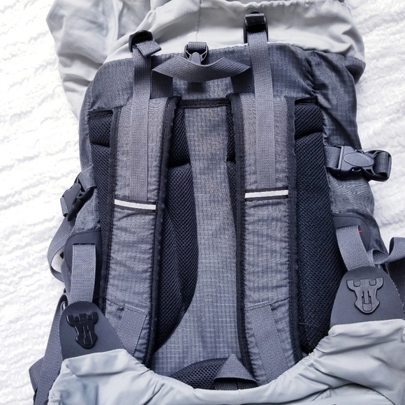 Eddie Bauer 50 L Alpine Express Hiking Backpack - Picture 4 of 11